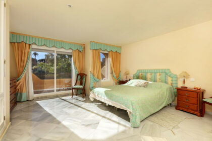 f80706e82cca882f4679ddee3306d7eb - 17