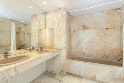 f80706e82cca882f4679ddee3306d7eb - 19