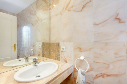 f80706e82cca882f4679ddee3306d7eb - 24