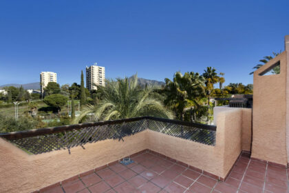 f80706e82cca882f4679ddee3306d7eb - 25