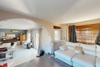 f877f584a91982ad51406e7a1e5e724b - 11