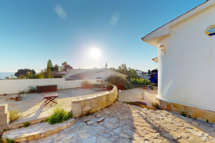 f877f584a91982ad51406e7a1e5e724b - 31