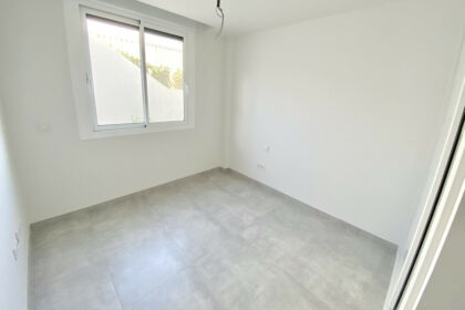 f984c958bf5211a4767b9ff9c56f33b6 - 12