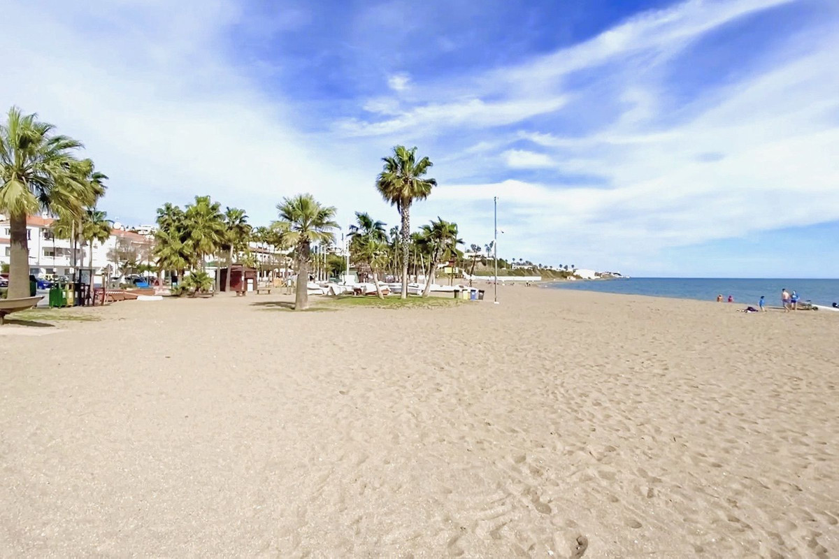 f984c958bf5211a4767b9ff9c56f33b6 - 28