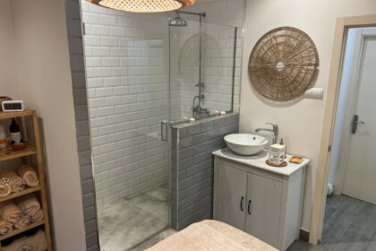 fdfdea2d92fbaf410ffb7008e5a76925 - 33