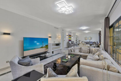 fe15742eeba05c5765e3cbb4303c5e8f - 3